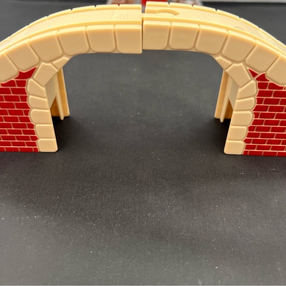 Take Along Thomas and Friends Sodor Water Tower and bridge - Picture 2 of 10